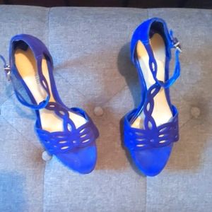 Blue Gianni Bini heels